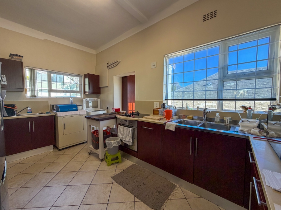 3 Bedroom Property for Sale in Vredehoek Western Cape